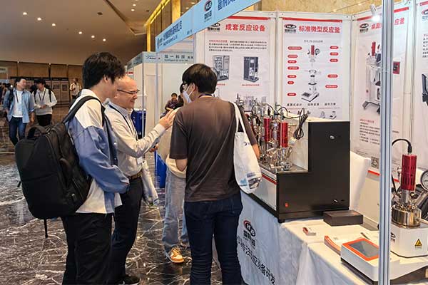 霍桐仪器平行维多利亚老品牌吸引了一波又一波与会者